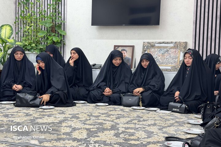 بازدید خانواده شهید در کاشان