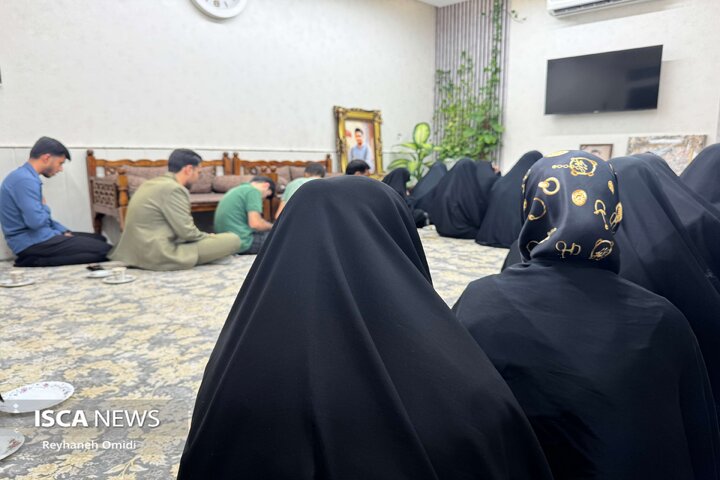 بازدید خانواده شهید در کاشان