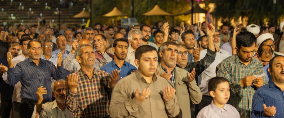 طنین دعای استغاثه در قلب زنجان؛ بیست‌ودومین آیین توسل به امام زمان (عج) برگزار شد