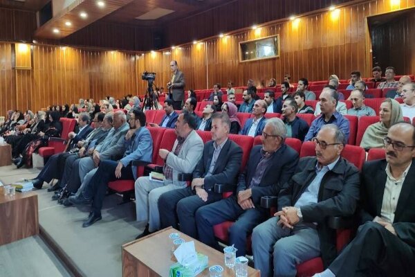 محفل ادبی «رحمت طلیعه‌سی» و رونمایی از کتاب «ابدیت سمفونوسو» در اردبیل برگزار شد