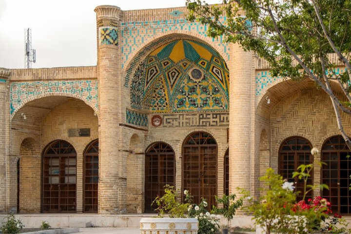سرای ملک؛ روایتگر شکوه معماری قاجار در قلب بازار تاریخی زنجان