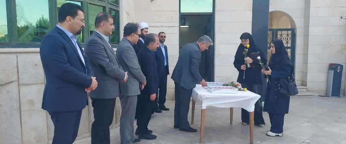 آیین استقبال از دانشجویان دانشگاه آزاد زنجان با طعم گل و شیرینی؛ گامی نو در تکریم نسل آیندهساز