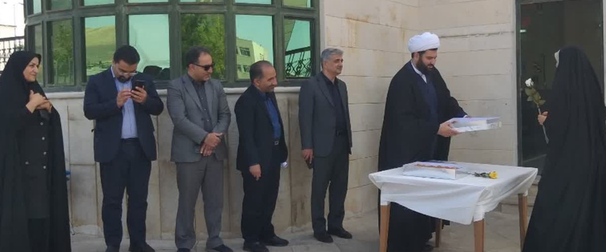 آیین استقبال از دانشجویان دانشگاه آزاد زنجان با طعم گل و شیرینی؛ گامی نو در تکریم نسل آینده‌ساز