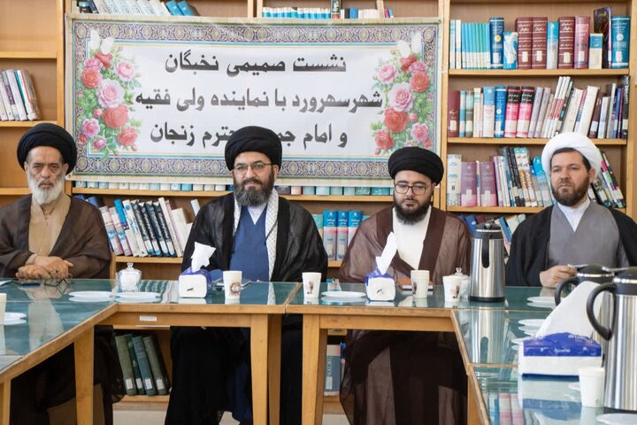 بررسی ظرفیت‌های توسعه‌ای سهرورد در نشست نخبگان و مسئولان با حضور نماینده ولی‌فقیه در استان زنجان