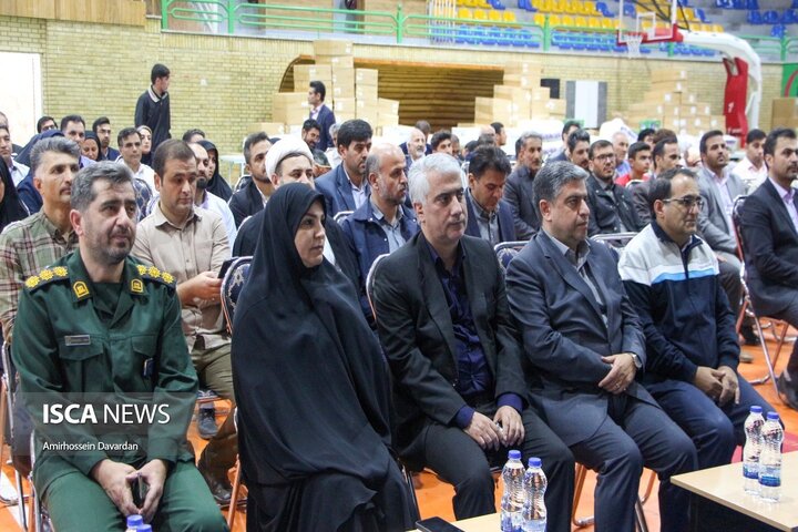 افتتاح زمین چمن مصنوعی و رونمایی از تجهیزات ورزشی در اردبیل