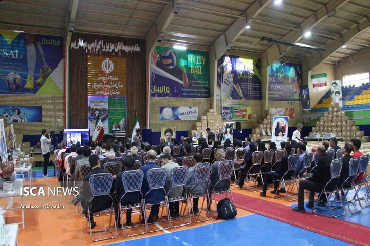 افتتاح زمین چمن مصنوعی و رونمایی از تجهیزات ورزشی در اردبیل