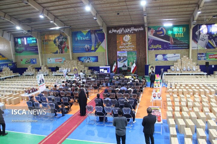 افتتاح زمین چمن مصنوعی و رونمایی از تجهیزات ورزشی در اردبیل