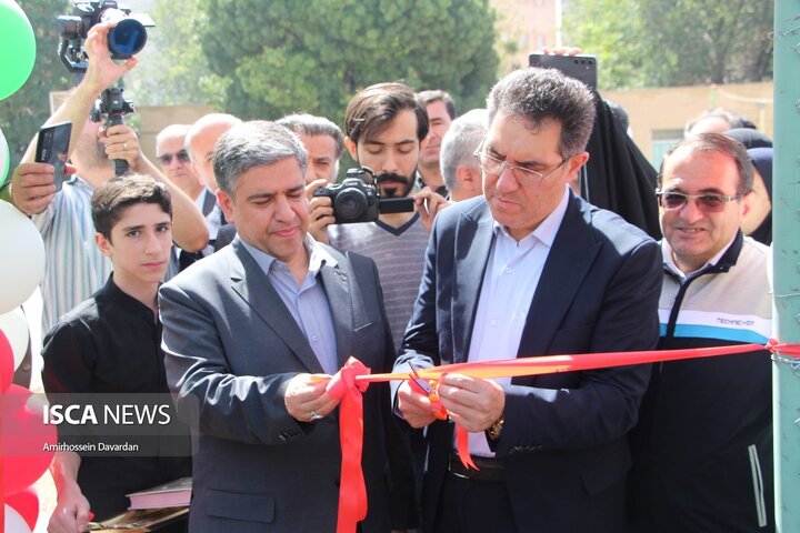 افتتاح زمین چمن مصنوعی و رونمایی از تجهیزات ورزشی در اردبیل