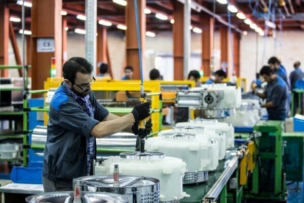 اقتصاد در میدان نبرد؛ چرخ کارخانه‌ها در جنگ هم چرخید