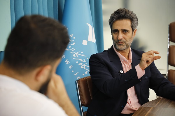 قارایی: وزارت گردشگری پول ساخت یک مستند وزین از ایران برای نتفلیکس را ندارد/ آقای قالیباف به جای پس گرفتن ۶میلیارد دلار، به فکر رونق صنعت گردشگری باشد