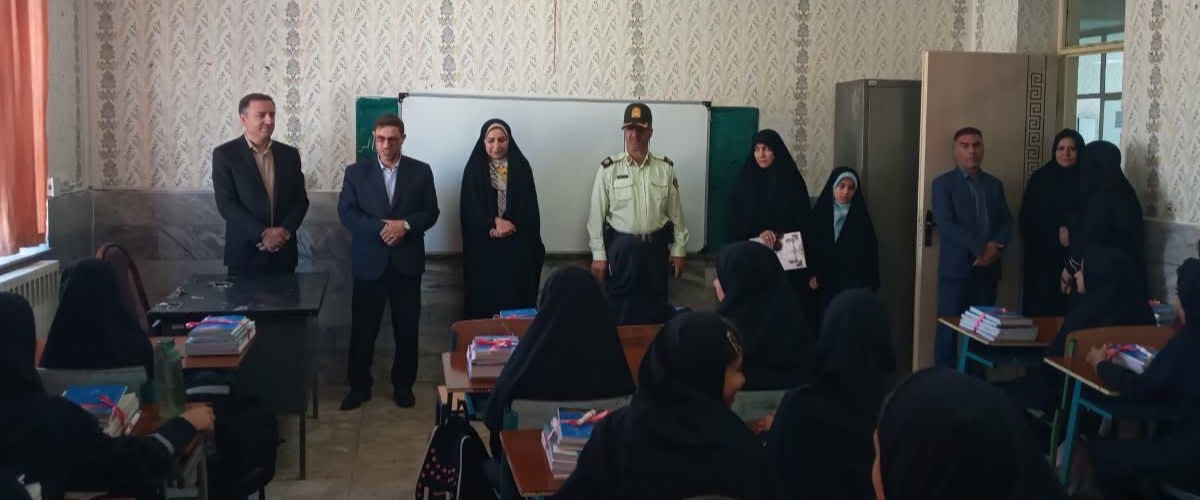 برگزاری آیین «جوانه‌ها» در زنجان با حضور فرماندار؛ تأکید بر اهمیت نقش مدارس در تربیت نسل آینده