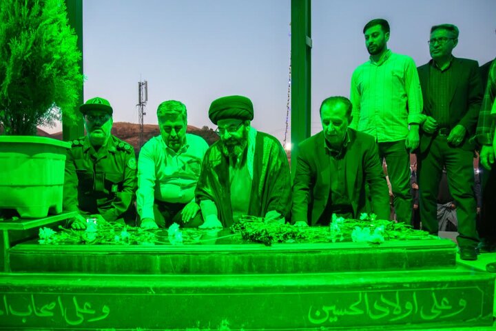 برگزاری مراسم یادبود قائد شهید امت و شهدای روستای خوئین در زنجان
