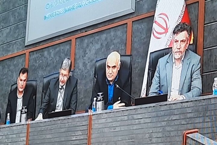 جهش زیرساختی انتقال برق در منطقه کاشان و آران‌وبیدگل؛ افزایش چشمگیر سهم انرژی پاک در شبکه
