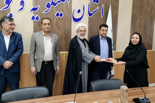 تجلیل از دانش‌آموزان برگزیده جشنواره‌های پژوهشی در دانشگاه آزاد یاسوج
