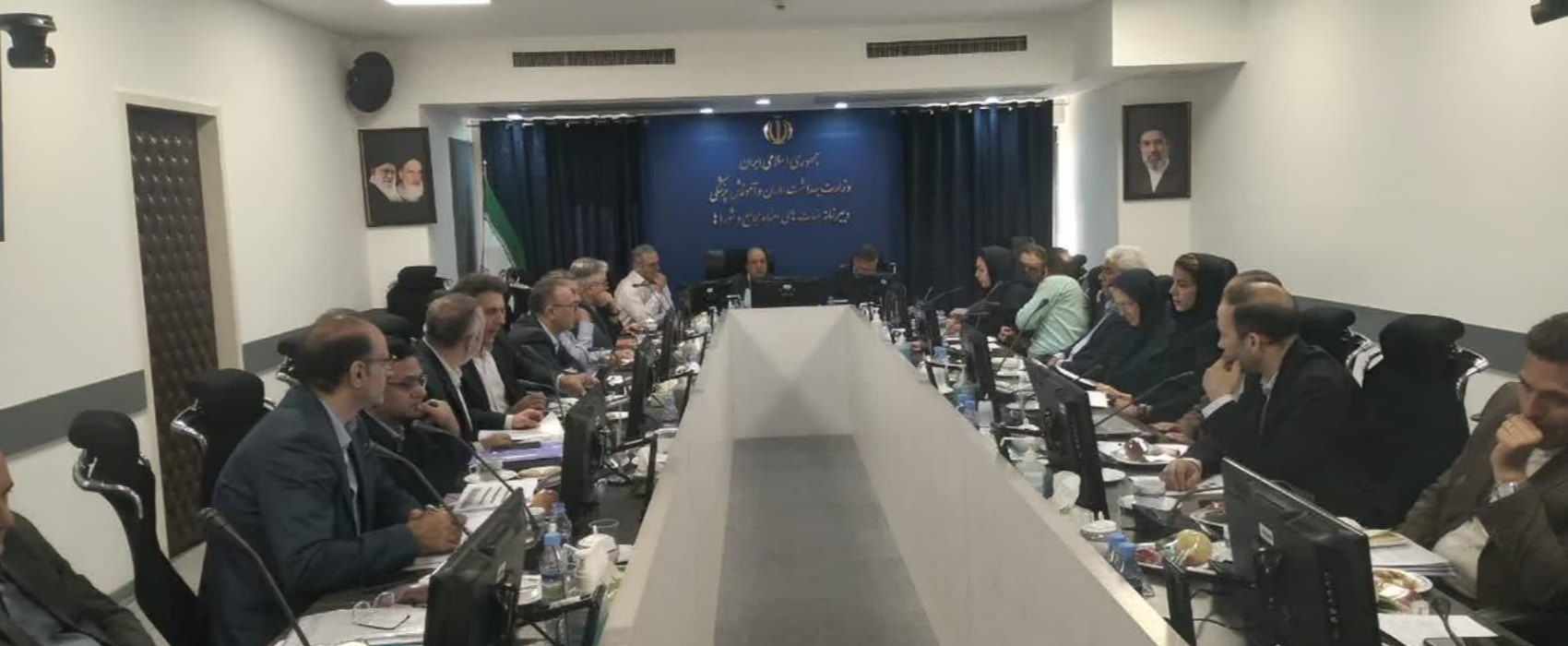 تصویب برنامه‌های راهبردی و بودجه سال ۱۴۰۵ دانشگاه علوم پزشکی زنجان در نخستین نشست هیأت امنا