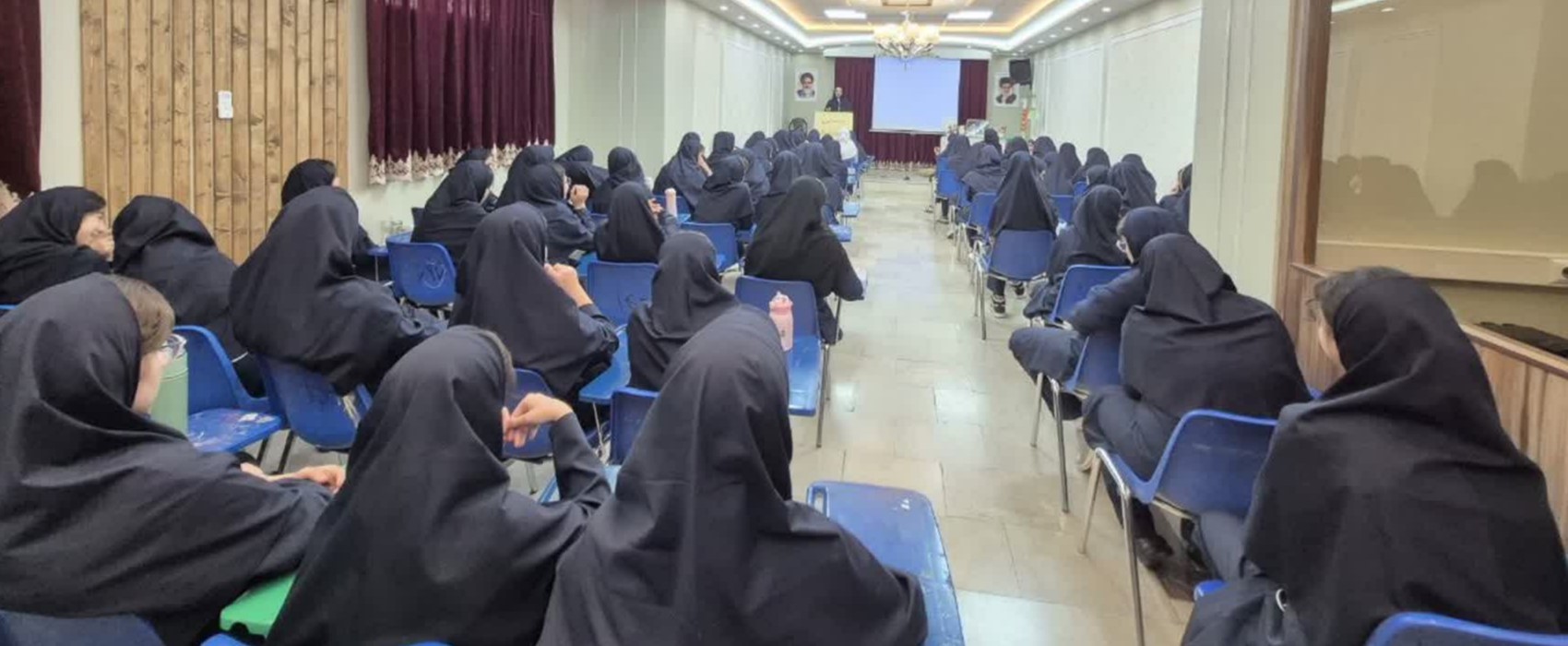 بازگشت دانش‌آموزان به کلاس‌های درس در دبیرستان سما زنجان