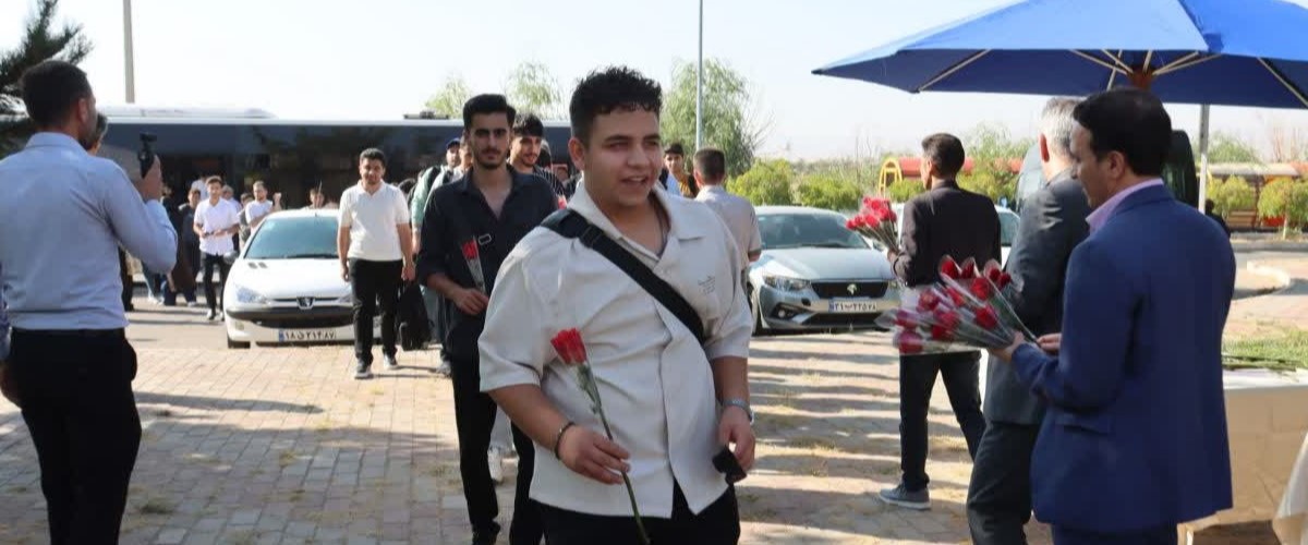 استقبال صمیمانه از دانشجویان ورودی دانشگاه زنجان؛ آغاز فصل جدید با رویکرد دانشجو-محوری