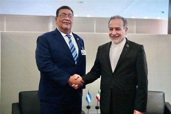 عراقچی: ایران با تمام توان مقابل قلدری آمریکا ایستاده است