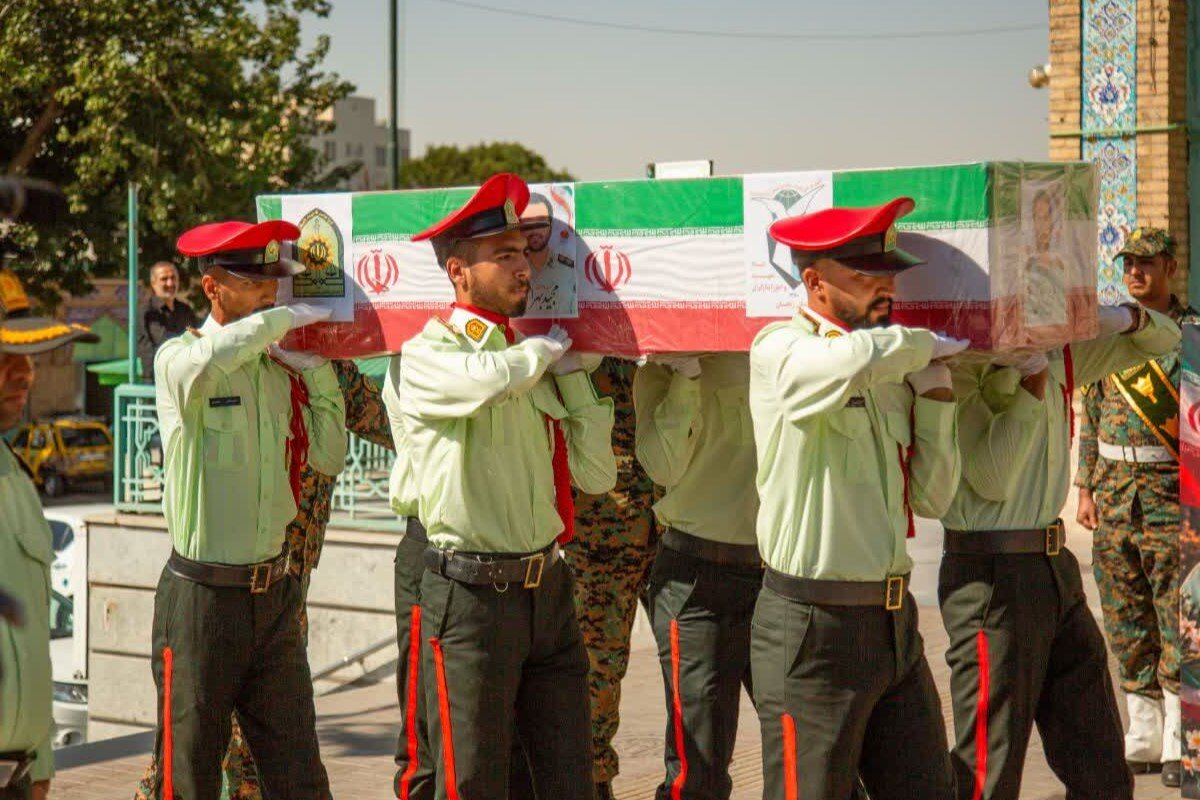 آیین باشکوه تشییع و اقامه نماز بر پیکر مطهر سرگرد شهید مجید بهرامی