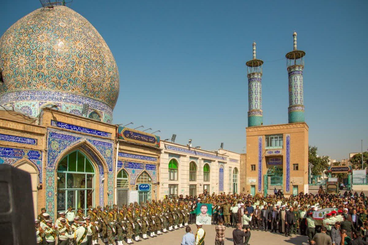 آیین باشکوه تشییع و اقامه نماز بر پیکر مطهر سرگرد شهید مجید بهرامی