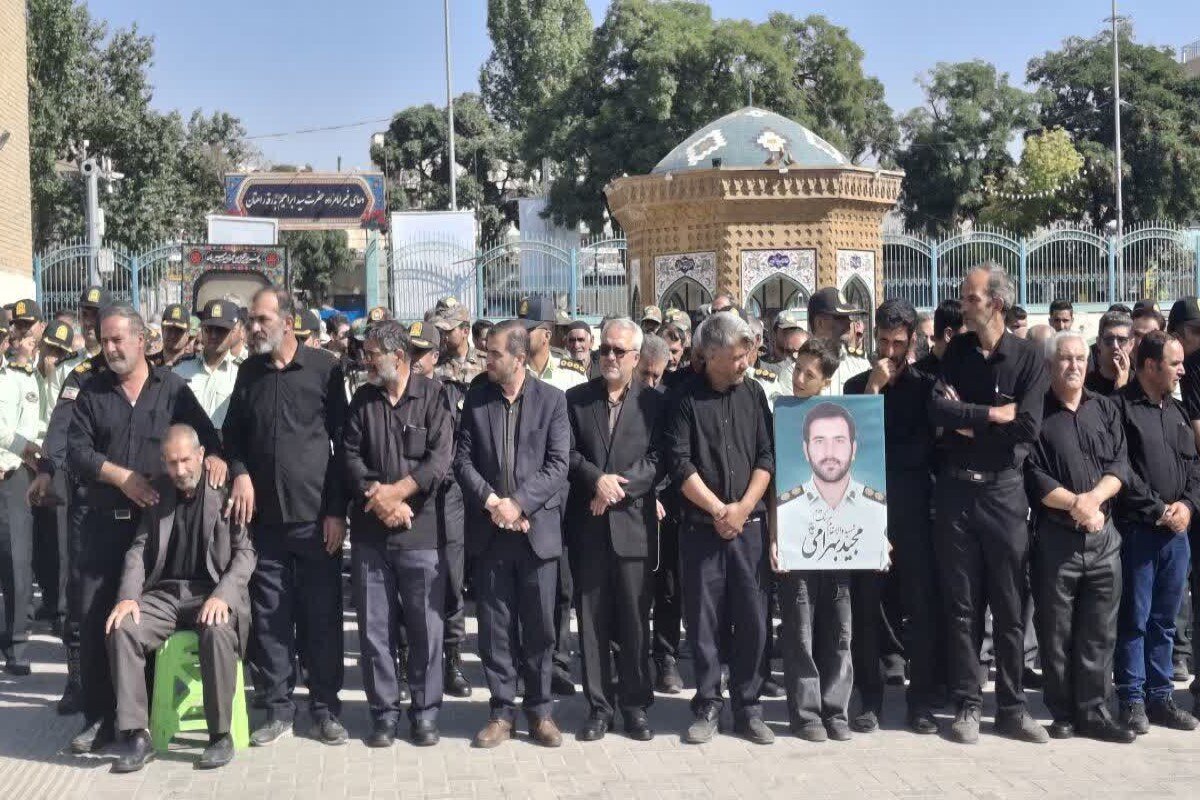 آیین باشکوه تشییع و اقامه نماز بر پیکر مطهر سرگرد شهید مجید بهرامی
