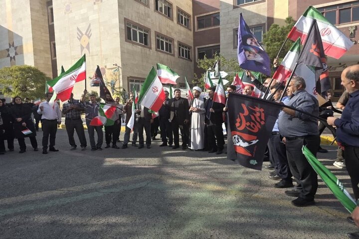 پرچم ایثار دفاع مقدس بر فراز فصل تازه دانایی در دانشگاه آزاد اسلامی تهران غرب