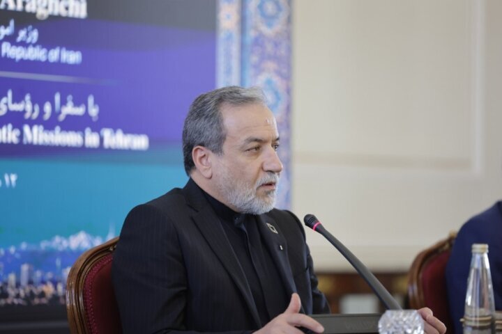 عراقچی: ایران در مسیر دیپلماسی جدیت دارد؛ همان‌گونه که در دفاع از خود جدی است