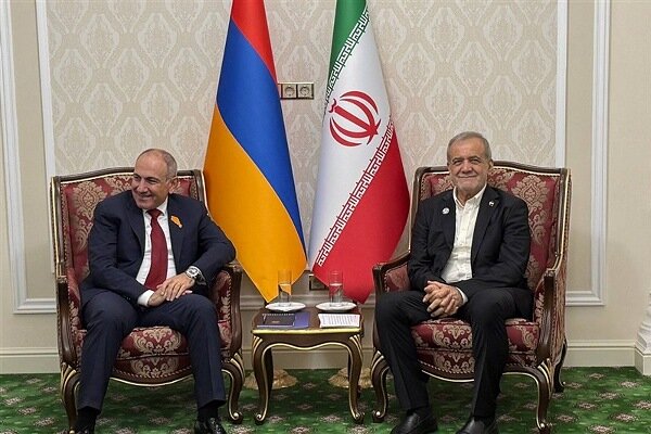 تأکید پزشکیان بر گسترش همکاری‌های ایران و ارمنستان