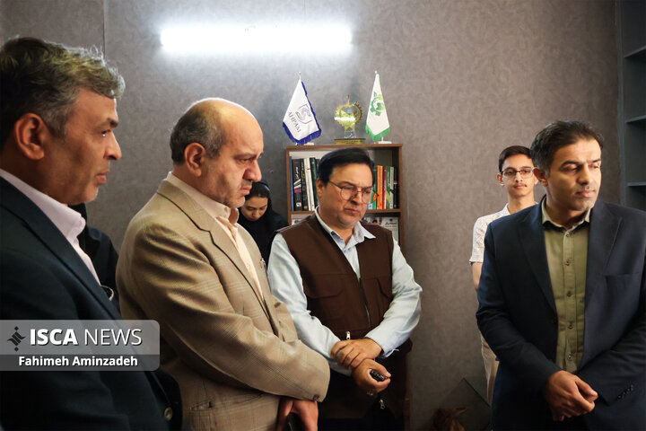 بازدید مدیرکل سراهای نوآوری دانشگاه آزاد اسلامی از واحدهای فناور مشهد