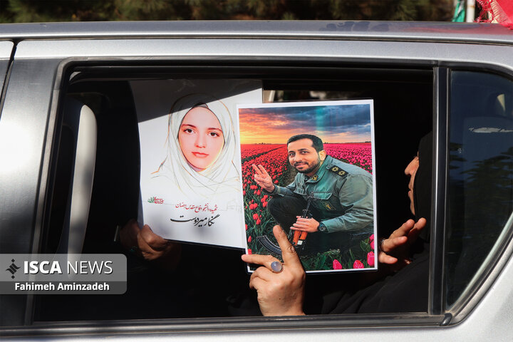 تشکیل بزرگترین زنجیره انسانی جان فدا توسط دانشجویان در دانشگاه فردوسی مشهد
