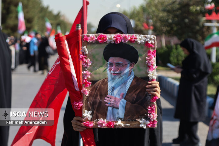 تشکیل بزرگترین زنجیره انسانی جان فدا توسط دانشجویان در دانشگاه فردوسی مشهد