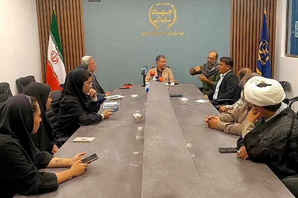 برای نجات روستاها باید از جلسات نمادین عبور کرد