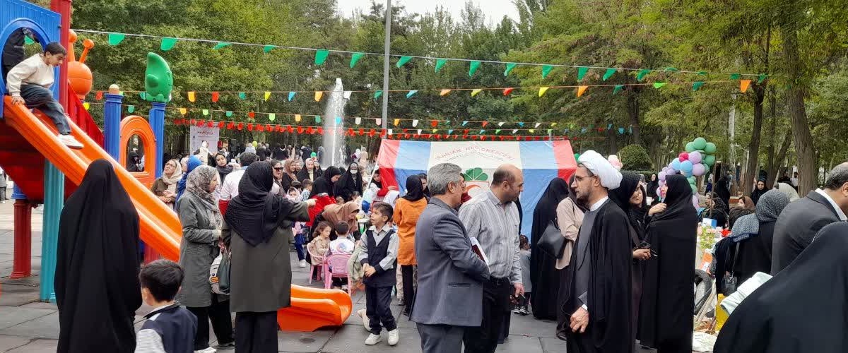 تجلی شور و نشاط اجتماعی در هیدج؛ برگزاری ویژه‌برنامه روز جهانی کودک با رویکرد ارتقای مهارت‌های فردی