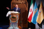 برگزیده ششمین دوره جایزه مصطفی(ص)، بخش نقدی جایزه خود را وقف کرد