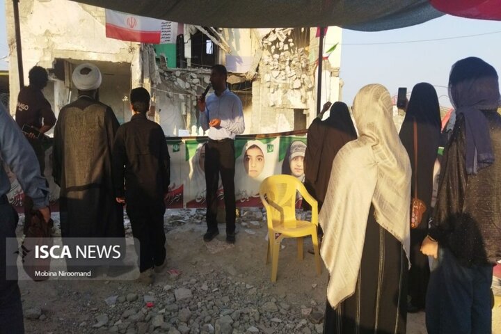 یادآوری جنایات دشمن در بازدید دانشجویان از مدرسه شجره‌طیبه