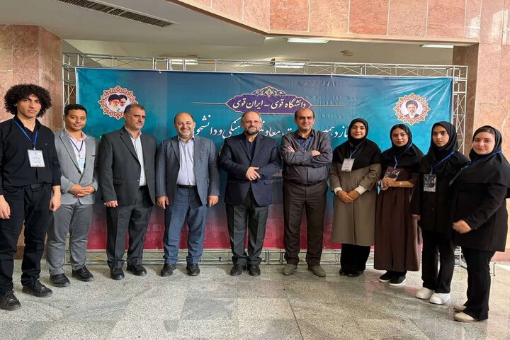 معاون فرهنگی دانشگاه آزاد اسلامی از دستاوردهای حوزه نشر دانشجویی در اصفهان بازدید کرد