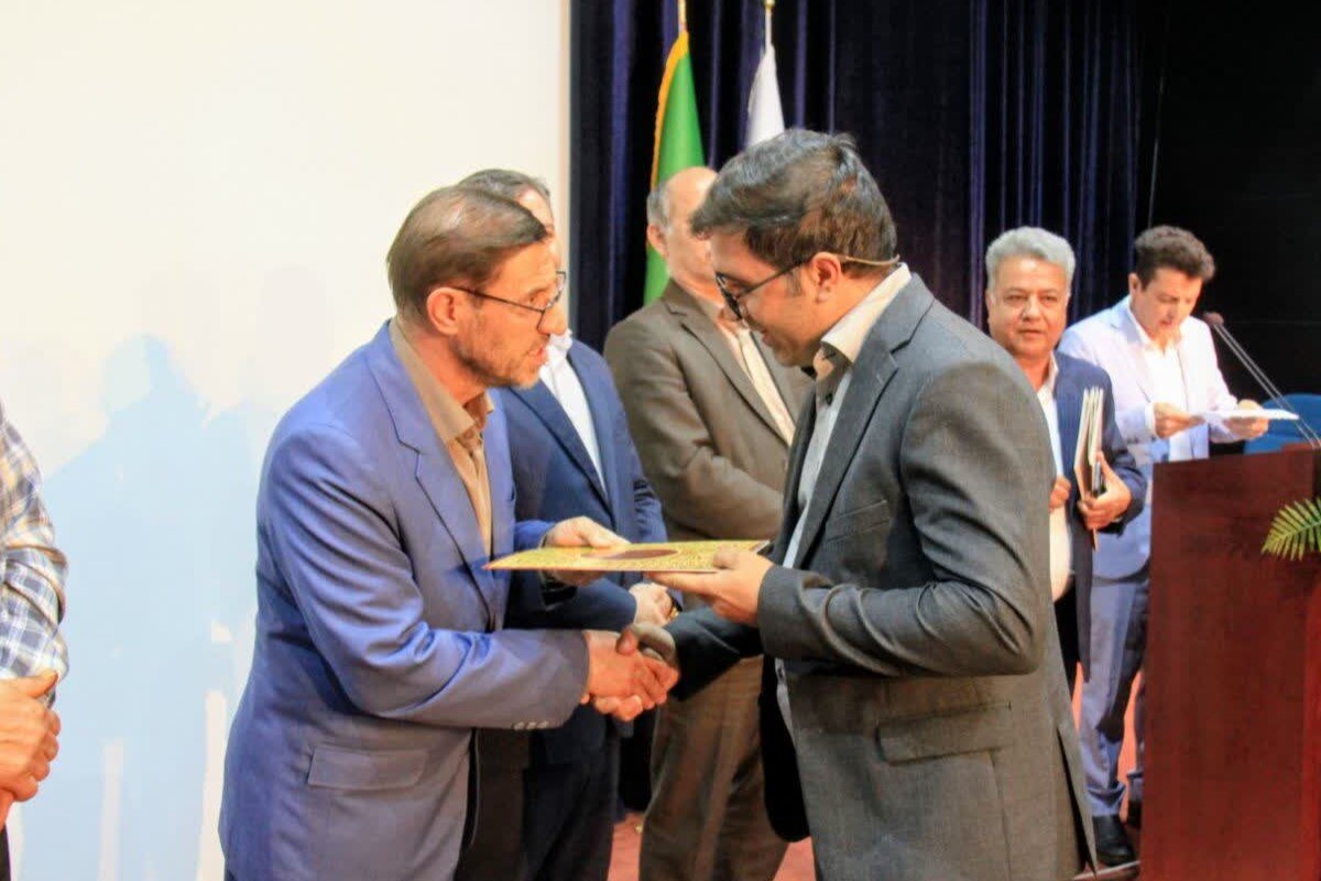 همایش گرامیداشت روز روستا و عشایر در شهرستان زنجان