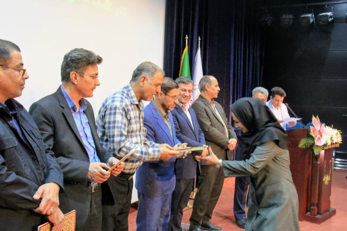همایش گرامیداشت روز روستا و عشایر در شهرستان زنجان