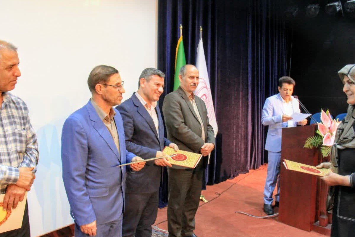 همایش گرامیداشت روز روستا و عشایر در شهرستان زنجان