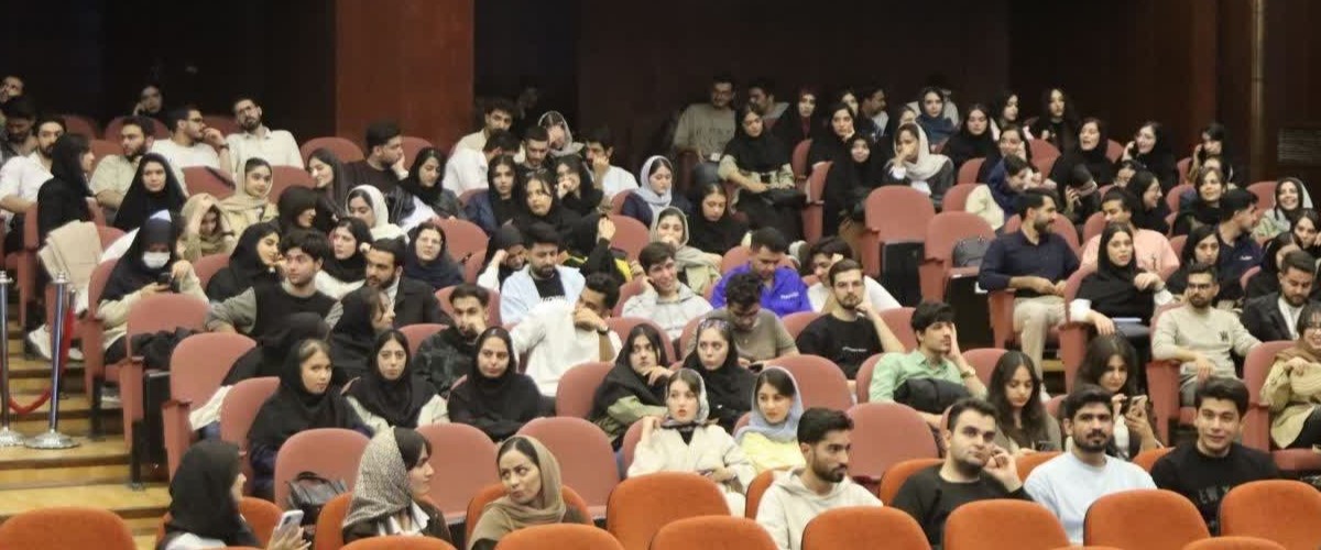 تجلیل از «فرشتگان سپیدپوش» زنجان؛ مراسم بزرگداشت روز پرستار در دانشگاه علوم پزشکی برگزار شد