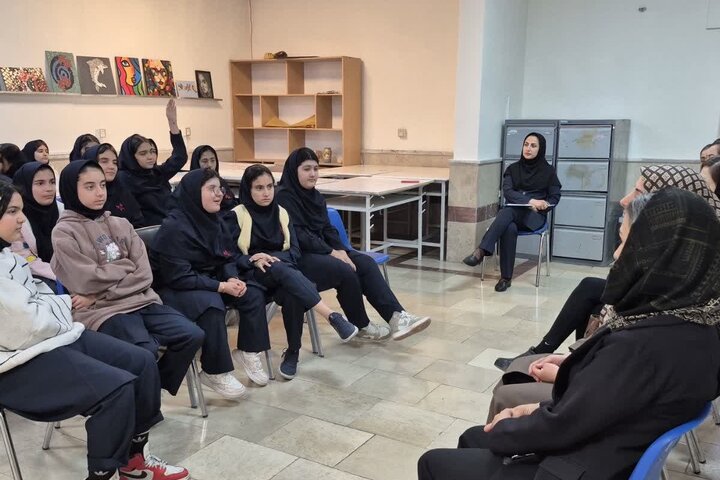 «گفتمان دو نسل»؛ تلاشی برای ترمیم شکاف‌های ارتباطی در قلب خانواده‌ها