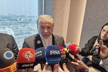 عراقچی: طرح ۷ روزه ایران برای بازگشایی هرمز همچنان روی میز است