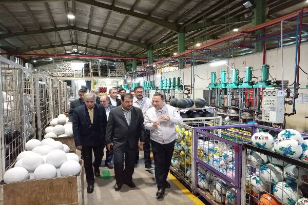 بازدید معاون توسعه مدیریت امور حقوقی و مجلس سازمان ملی استاندارد ایران از واحد تولیدی«طنین پیک سبلان»