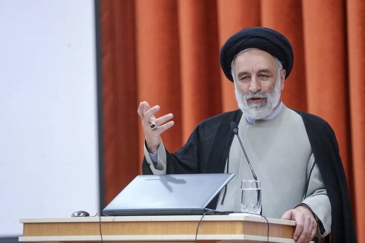 جلسات هم‌اندیشی استادان باید به حل مسئله منتهی شود