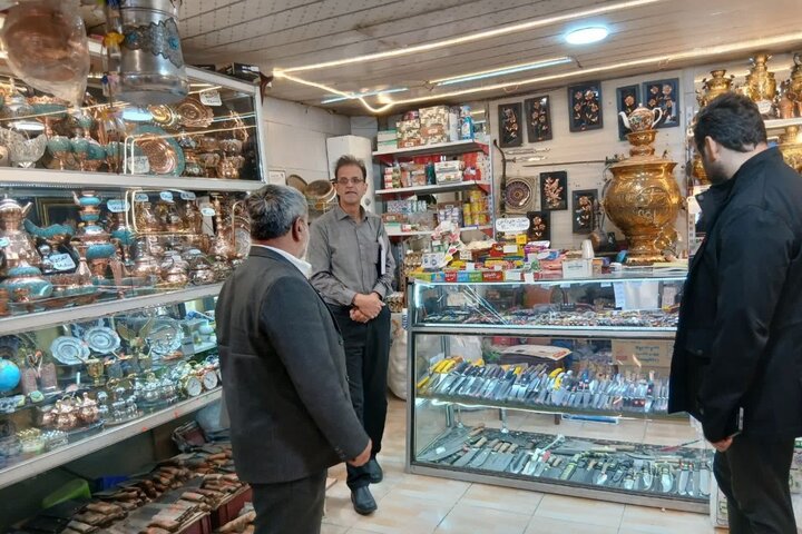 نظارت میدانی قرارگاه تنظیم بازار زنجان در پایانه بار صبا؛ تأکید بر بهسازی محوطه و رفع تداخل صنفی فروشگاه‌ها