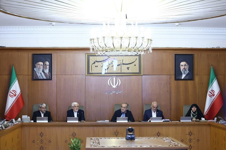 رئیس‌جمهور: دولت برای عبور از شرایط نه جنگ، نه صلح تلاش می‌کند