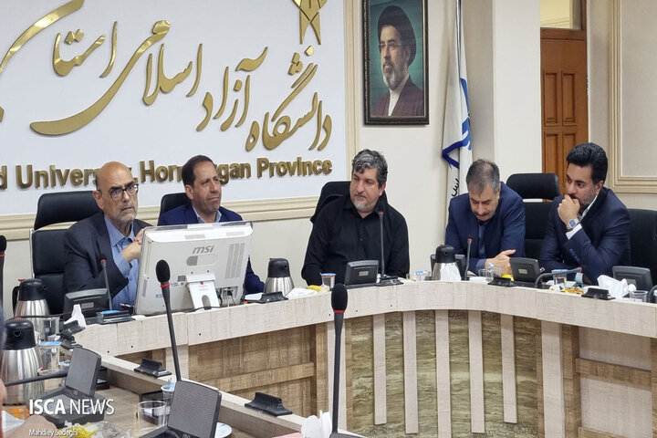 بررسی عملکرد و رسیدگی به شکایات واحدهای دانشگاه آزاد در جلسه شورای استان هرمزگان ‌