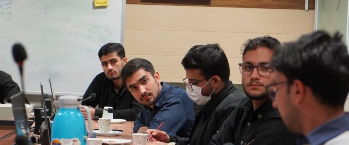 میزگرد دانشجویی «جایگاه دولت در جمهوری اسلامی» و واکاوی نسبت میان حاکمیت، قانون و مطالبات مردمی