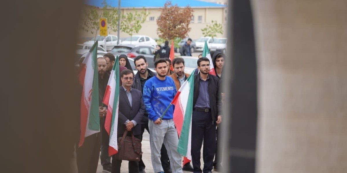 تجدید میثاق نسل علم و ایمان با رهبری؛ زنجان شاهد اجتماع حماسی دانشجویان در پیمان «هم‌عهدیم» بود