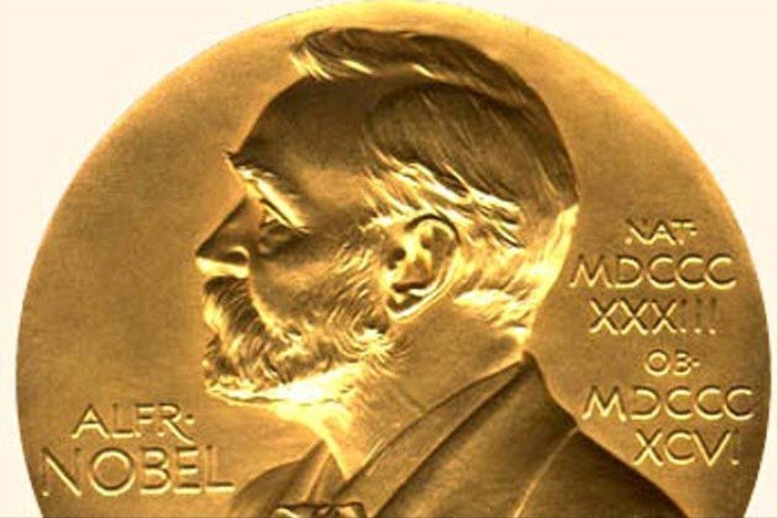 برنده  نوبل ادبیات ۲۰۱۷ چه کسی است؟